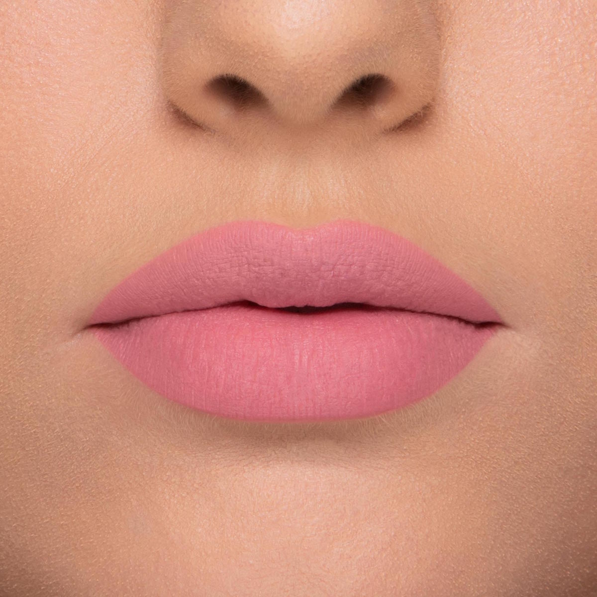 LADY BOLD LIP LINER (DELINEADOR DE LABIOS)